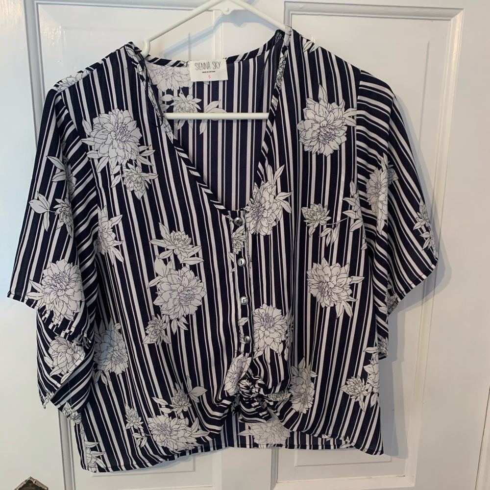 Blue and white flower front tie shirt